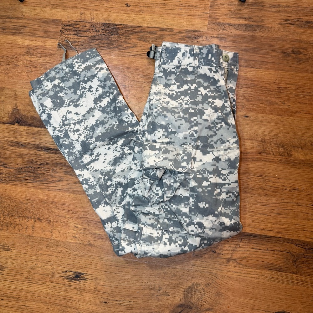 Straight Leg Digital Camo Pants - Gray/White
